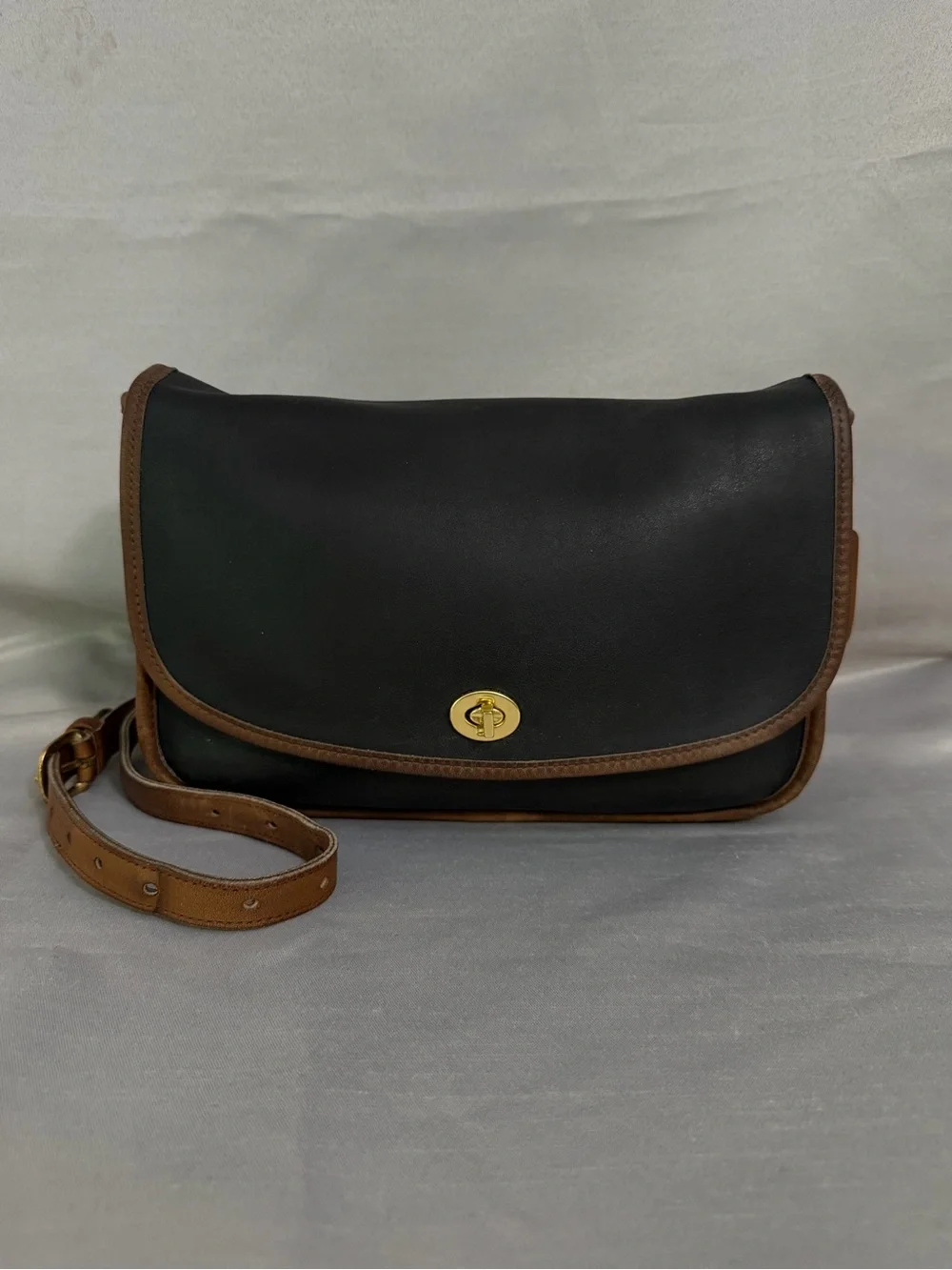 Vintage COACH City Spectator Bag Black/ Brown Two Toned Leather 80’s 0445-042
